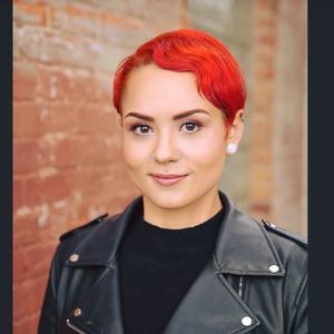 Meet your Posher, Dominique